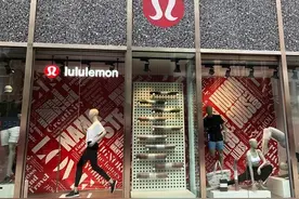 疫情之下不打折还开店 露露乐蒙的底气从何而来图片