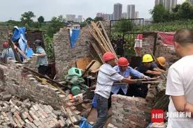 涉及20余户居民 四川大竹今年已依法强制拆除5处违法建筑物图片