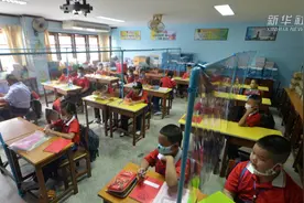 泰国中小学生开学复课视频封面