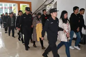 80后卖手抓饼小哥研发“兼职点赞”诈骗软件，2年后身家上亿……浙江破获特大网络诈骗团伙图片