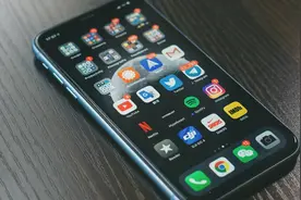 如果微信收费10块钱一个月，你还继续用吗？图片