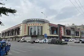 暗访假包产销链①｜高仿万元名包卖数十元，配“海关报关单”图片