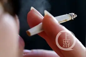 八城市烟草终端销售调查：超8成中小学周边100米内有烟店，三成存在烟草广告图片