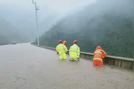 浙江衢州全力应对强降水灾害天气视频封面
