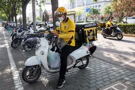 一线骑手游国栋：平均一天配送30单，“最怕下雨天”图片