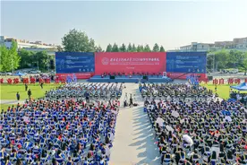 “5G+4K”：西电毕业典礼全息穿越 异地同屏图片
