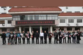 初中毕业“煎饼哥”研发“小软件”诈骗全国100多万人，2年成亿万富豪图片