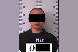 “煎饼小哥”两年成亿万富豪，就靠一款小软件，全国100多万人被他坑过图片