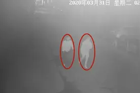 男子失恋后江边散心，一对情侣从面前经过，他做了个惊人的举动……图片