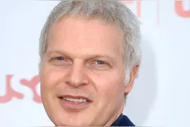 好莱坞名人史蒂夫·宾恩居家令期间自杀，原因成谜图片