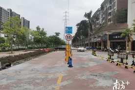 蓬江一小区露天停车场要收费，多名商铺业主反对图片