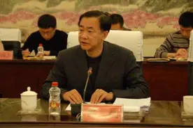 曾力挺楼市、怒斥百余旷会单位的副市长，当了“保护伞”图片