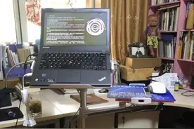“60后”硬核教师的“课堂人生”：玩转“在线工具”走进学生“心间”图片