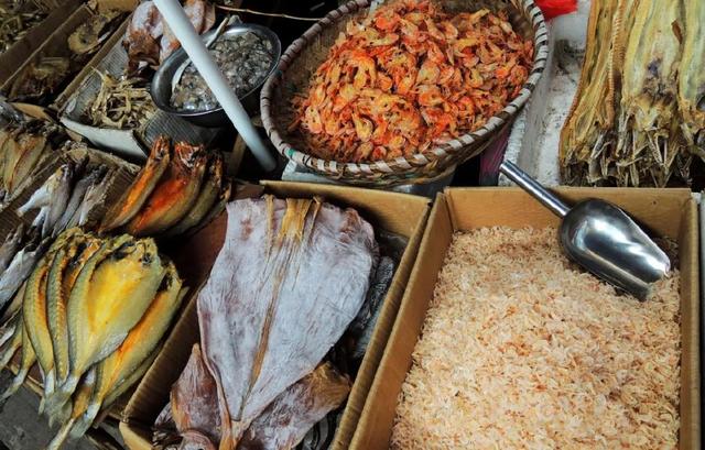 有了干海鲜，鲜味更升级！墨鱼干排骨煲、五花肉烧海鳗，鲜掉眉毛