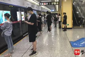 苏州轨交开启“同车不同温”模式 记者探访发现强冷需求量远高于弱冷图片