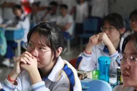 “要幸福一辈子！”孕期8个月的济南高三女老师坚持上“最后一堂课”图片