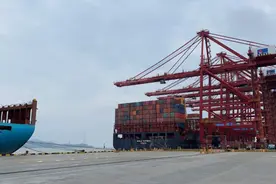 宁波舟山港：集装箱装卸有如打游戏，5G智能化比拼港口竞争力图片