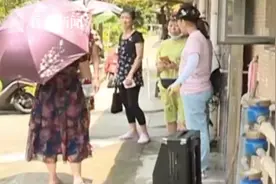 楼下跳着舞“粪”从天上来 物业：没接到广场舞投诉图片