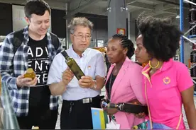 来华留学生走进西农“一带一路”合作伙伴西安爱菊粮油集团图片