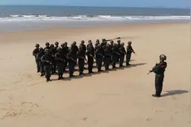 蛟龙出海！直击福建武警海上反恐演练！视频封面