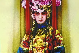 纪念张君秋先生百年诞辰，汲取“四大名旦”及各家之长形成张派图片