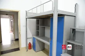 直击泰安一中新校区学生离校现场，把整洁的校园留给学弟学妹们图片