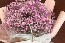 太温馨！高三学生离校，任课老师每人收到一束花图片