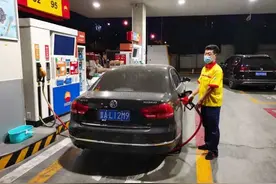 速戳！中石油夜间加油优惠政策看这里图片