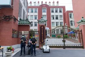 广州警方护航高考，羊城铁骑机器人上岗，设专门团队处置涉考警情图片