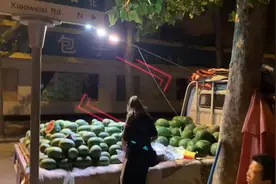 拾光｜济南街头卖瓜夫妻：一天两顿饭，就怕“天不热”图片