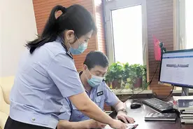 民警两小时接力 考生补领身份证图片