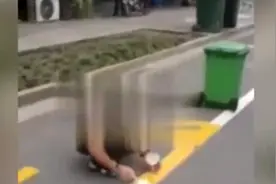 男子怕不吉利私用黄漆涂改饭店门前停车位标线视频封面