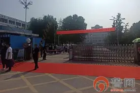 现场直击！今日，泰安3.55万名高考生进入考场图片