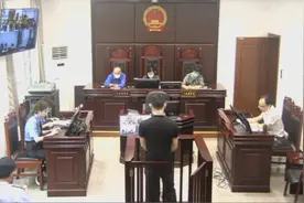 男子喝了6两烧酒后执意开车回家，坐副驾的女友直接打110举报：他经常喝酒开车，这次实在喝得太多图片