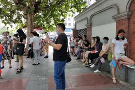 直击高考 | 暖心！成都地铁站设“考生家长休息区”图片