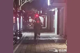 海潮人文丨20年如一日凌晨起床读经典 这位农民工坚信知识能改变命运图片