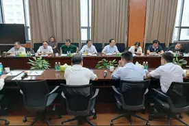 卧龙区领导就王安路拓宽及牧原农牧装备产业园项目进行现场办公图片