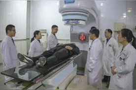 内服外治，西海岸新区中医医院肿瘤科治疗前列腺癌伴广泛骨转移有特色图片