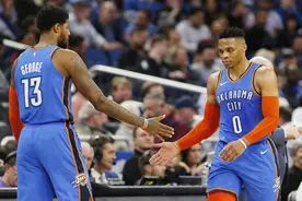 三年前的今天，步行者用乔治换来奥拉迪波和小萨博尼斯图片