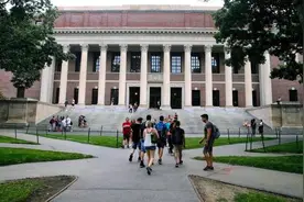 美国颁布秋季入学新规，留学生面临困境：只上网课将被遣返回国图片