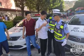 考生不慎丢失身份证 麦积交警及时送交考生图片