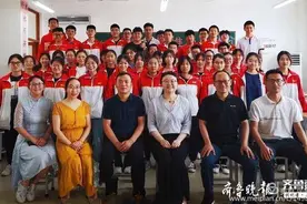 泰安一高三班主任用镜头记录下学生们考前30天的日常图片