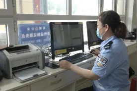 50秒 | 德州“陪考”母亲 陪考的却不是自己的孩子视频封面