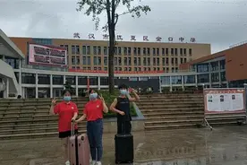 借宿考点一天四测体温，江夏这93名学生赶考路很特别图片