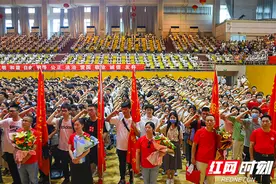 娄底三中营造良好氛围给力高三考生图片
