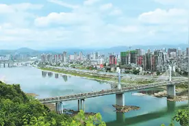 秀水绕山城图片
