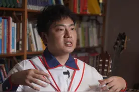 彝族歌手海来阿木：我真的赶上了一个好时候｜凉山瓦吉瓦图集⑧图片