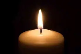 痛心！贵州坠湖公交5名学生遇难，52岁司机已身亡，23年来开同一路车……图片