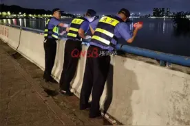 不要钓鱼，远离江岸！杭州各城区加强巡防，西湖城管已劝离江边垂钓者55人图片