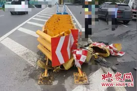 郑州高速交警提醒：高速行车突遇障碍物切忌急打方向盘 四大宝典教你合理避险图片